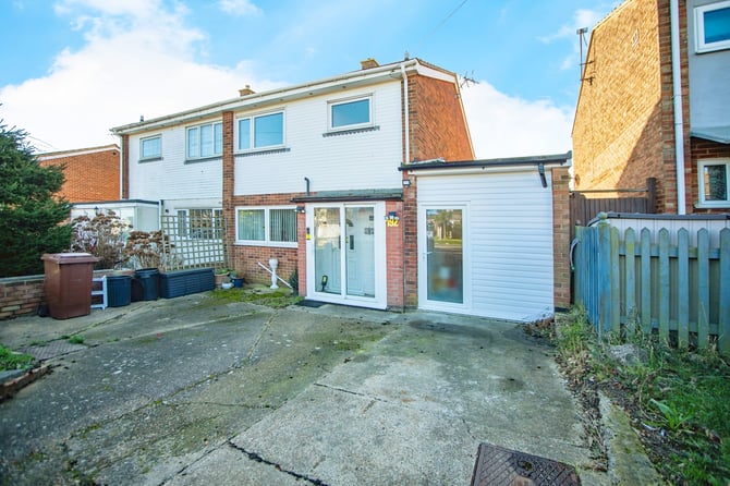  Avery Way, Rochester, Allhallows, Kent, ME3 9QJ