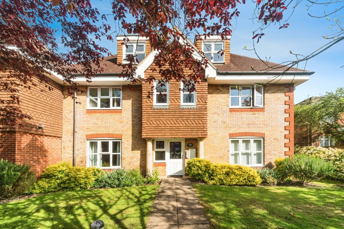 10 The Forge Church Road, Leatherhead, Great Bookham, Surrey, KT23 3PE